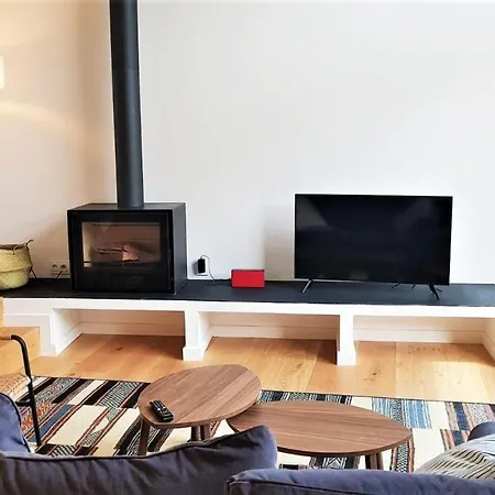 Moderna En Guils Сasa de vacaciones Guils de Cerdaña
